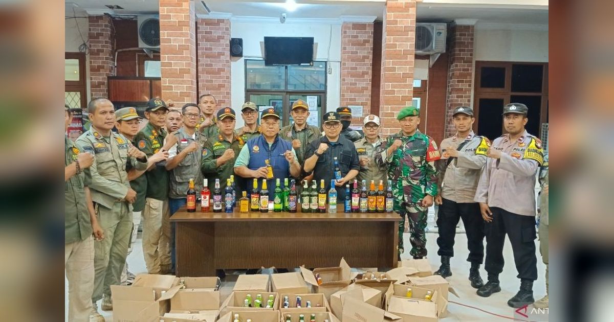 173 Botol Miras Disita Satpol PP Bekasi: Operasi Yustisi Tekan Peredaran Minuman Ilegal