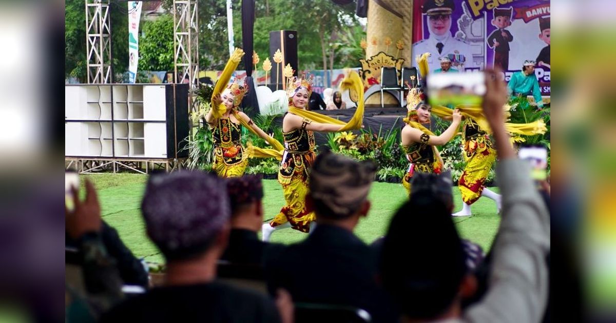 Festival Padhang Ulanan: Banyuwangi Lestarikan Budaya Lewat Generasi Muda