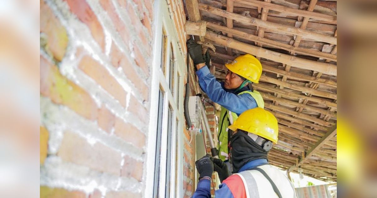 PLN Beri Listrik Gratis untuk 654 Warga Prasejahtera di Jatim