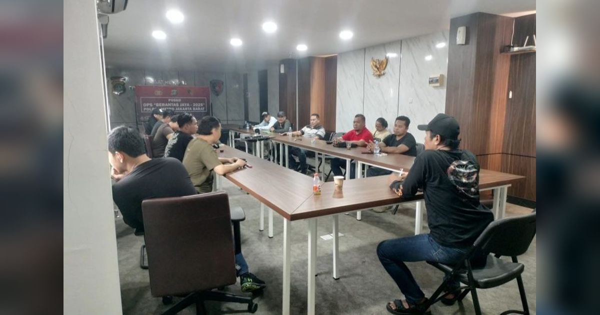 Polisi Mediasi Konflik Warga Kebon Jeruk dengan Debt Collector, Pastikan Proses Penagihan Aman