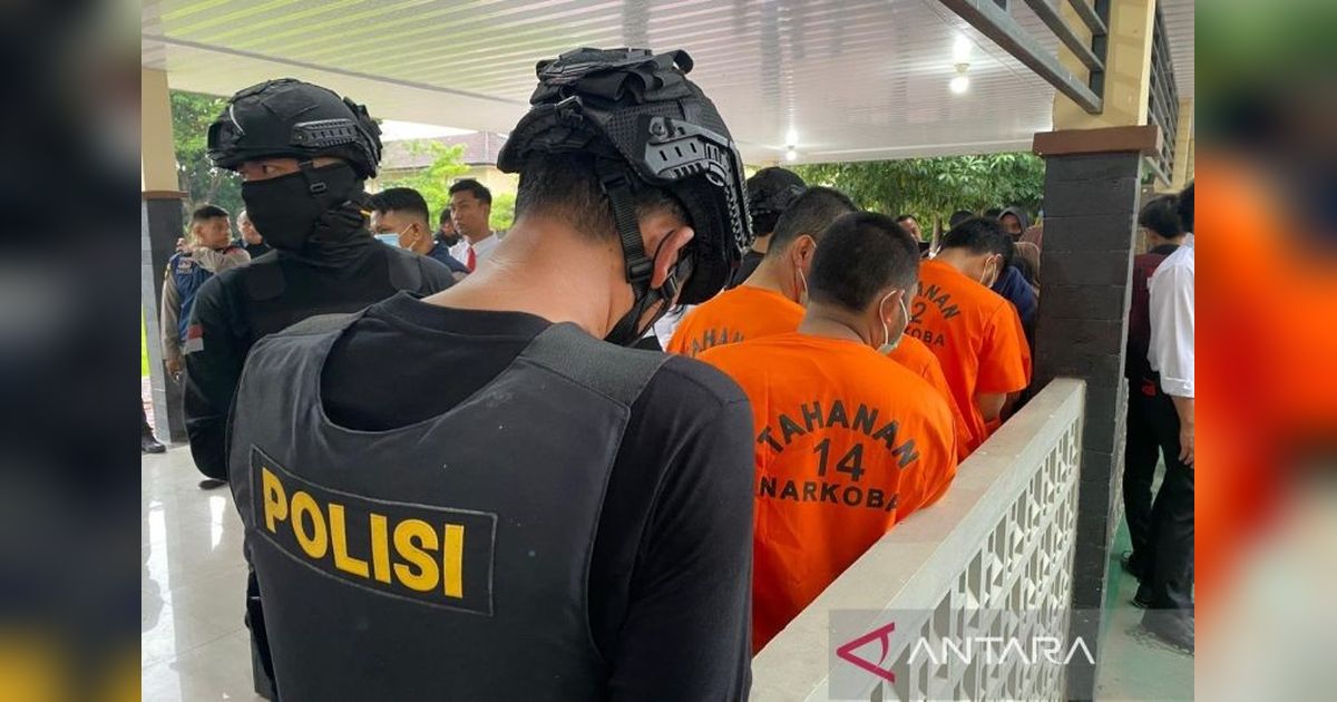 Polda Sultra Ungkap Penyelundupan 7,4 Kg Sabu Jaringan Internasional
