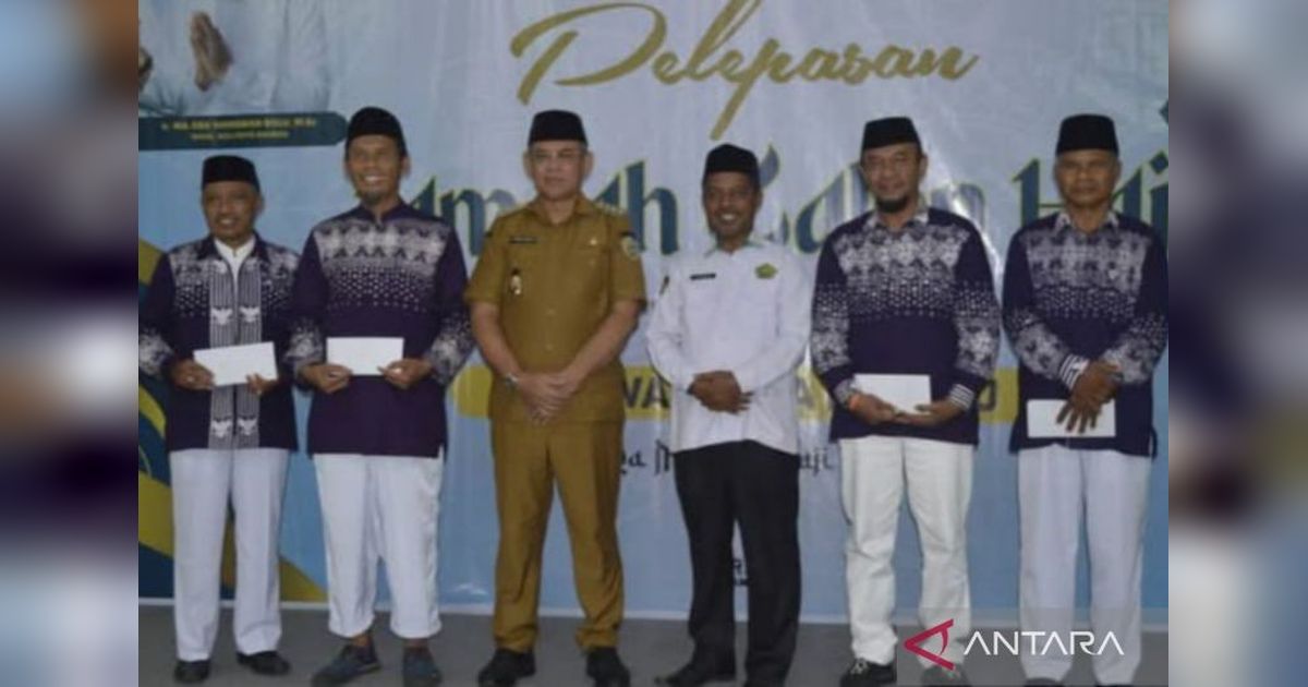 Wali Kota Baubau Lepas 143 Calon Haji: Titip Doa untuk Keberkahan Daerah