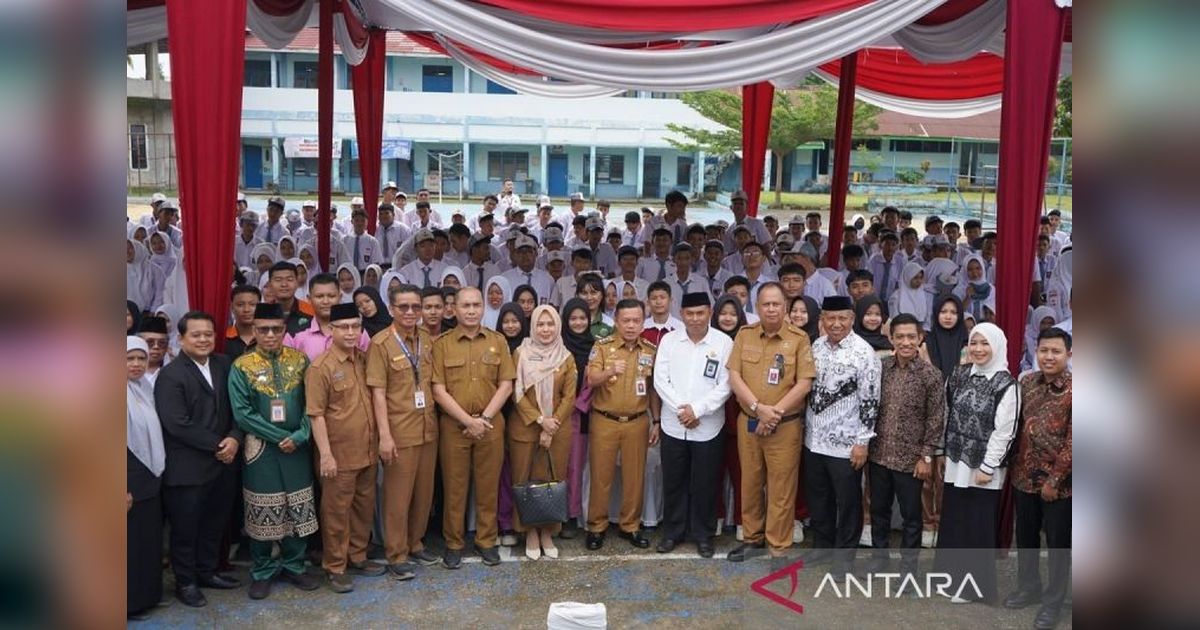Gawat! Judi Online Ancam Pelajar Jambi, Gubernur Siapkan Instruksi Larangan HP di Sekolah