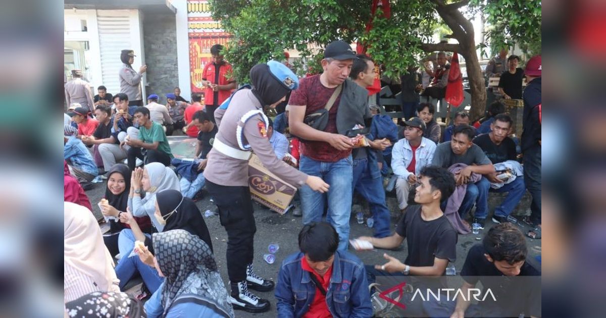 Ratusan Buruh PT San Xiong Steel Demo Tuntut Hak Gaji, Pemkab Lamsel Kerahkan 190 Personel Gabungan