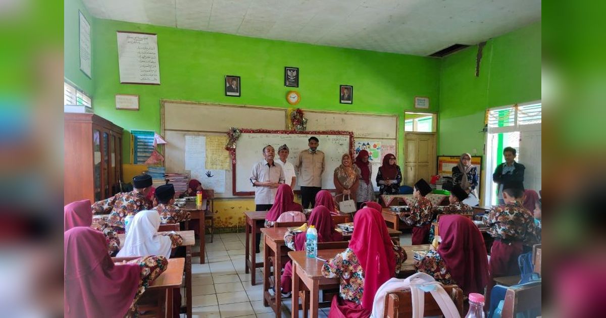 KPAI Evaluasi Program Makan Bergizi Gratis Pasca Keracunan Massal di Tasikmalaya