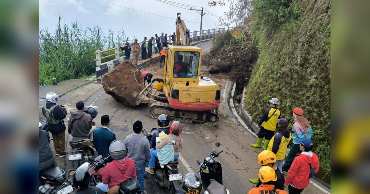 Jalur Wonosobo-Dieng Kembali Dibuka Usai Tanah Longsor, Pengguna Jalan Diimbau Waspada!