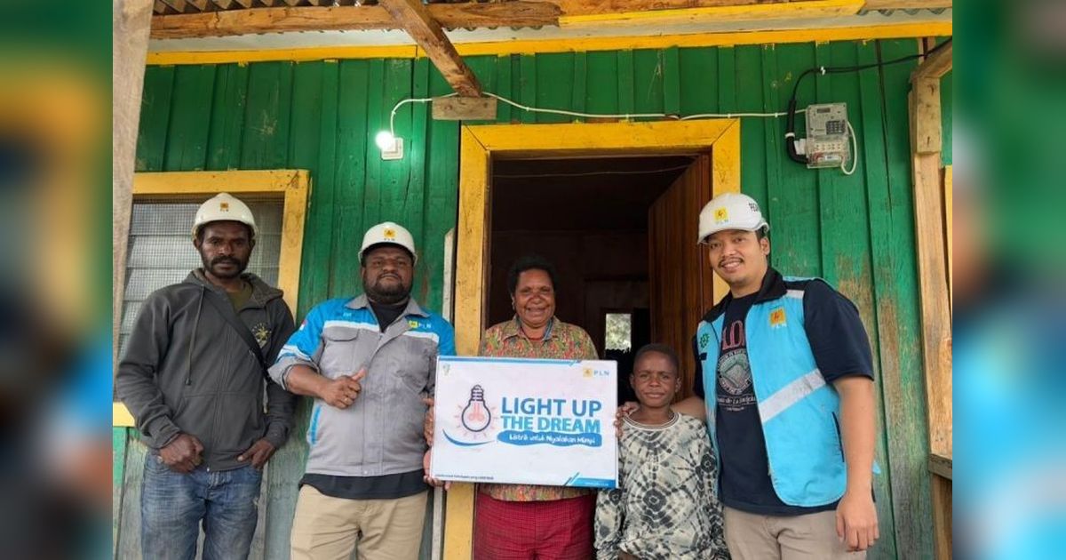 PLN Beri Sambungan Listrik Gratis untuk Warga Kurang Mampu di Lanny Jaya