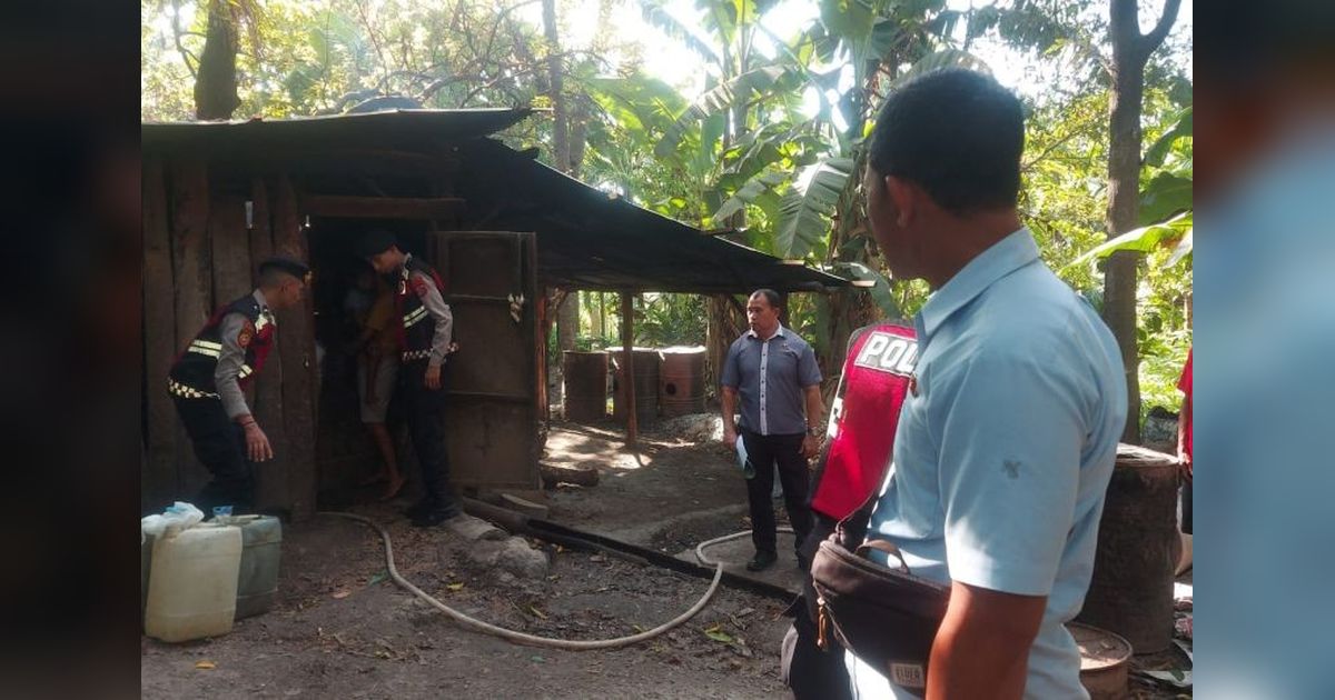 Polisi Sita 100 Liter Miras Tradisional di Kupang, Operasi Pekat Turangga 2025 Digencarkan