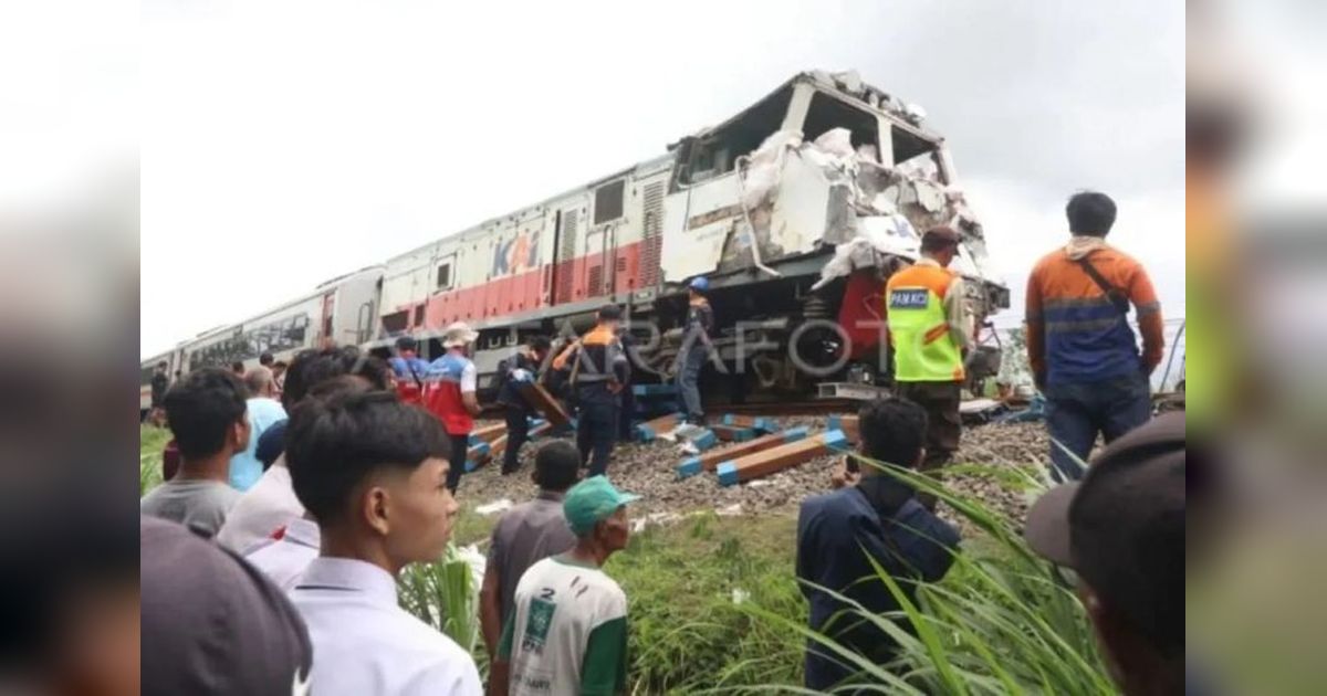 KA Malioboro Ekspres Tabrak 7 Motor di Magetan, Diduga Palang Pintu Terbuka