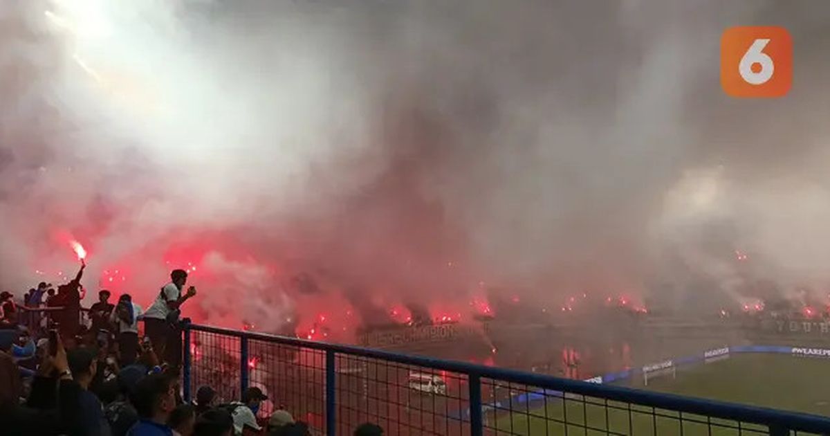 Persib Bandung Juara BRI Liga 1! Disambut Lautan Bobotoh, Tumpah Ruah ke Lapangan
