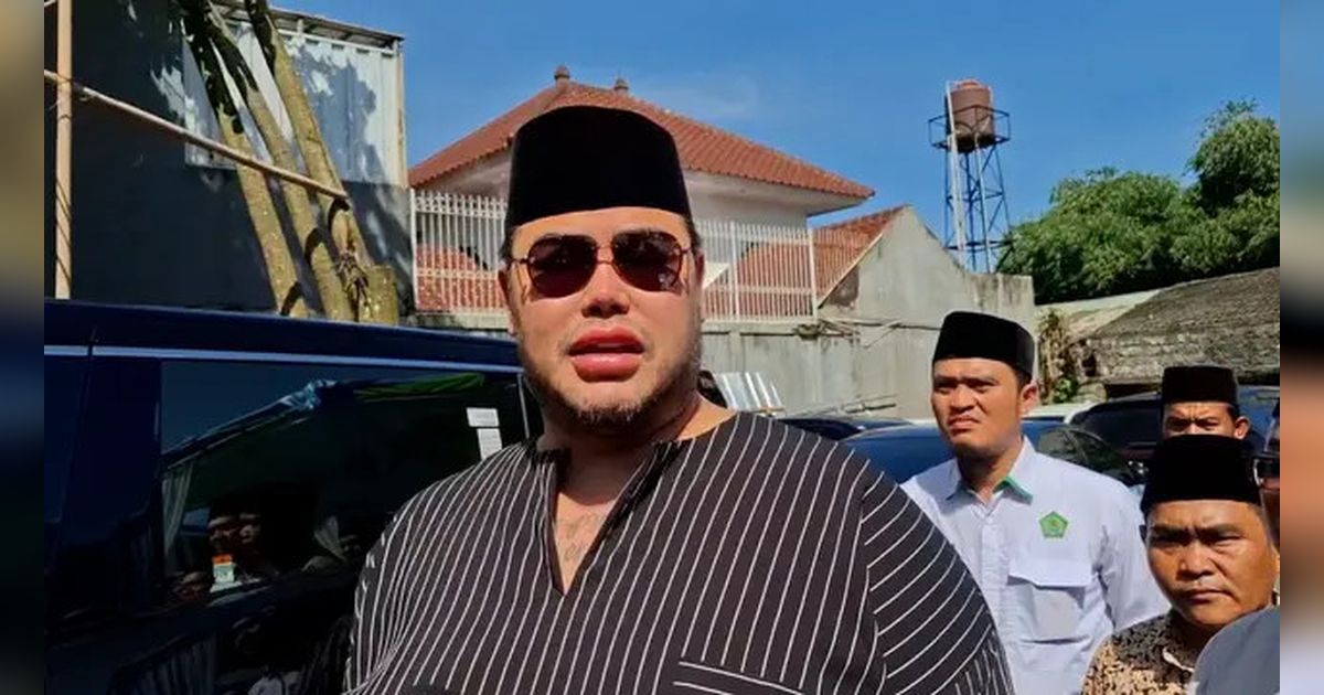 Sebelum Berangkat Haji, Ivan Gunawan Bersyukur Bisa Resmikan Peletakan Batu Pertama Pembangunan Masjid di Pondok Pesantren