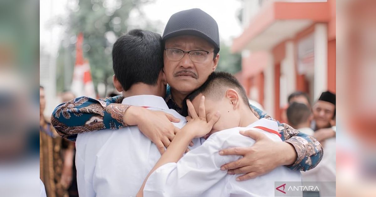 Tahukah Anda, Mensos Gus Ipul Dapat Pelukan Hangat Saat Kunjungi Sekolah Rakyat 33 Tangsel?