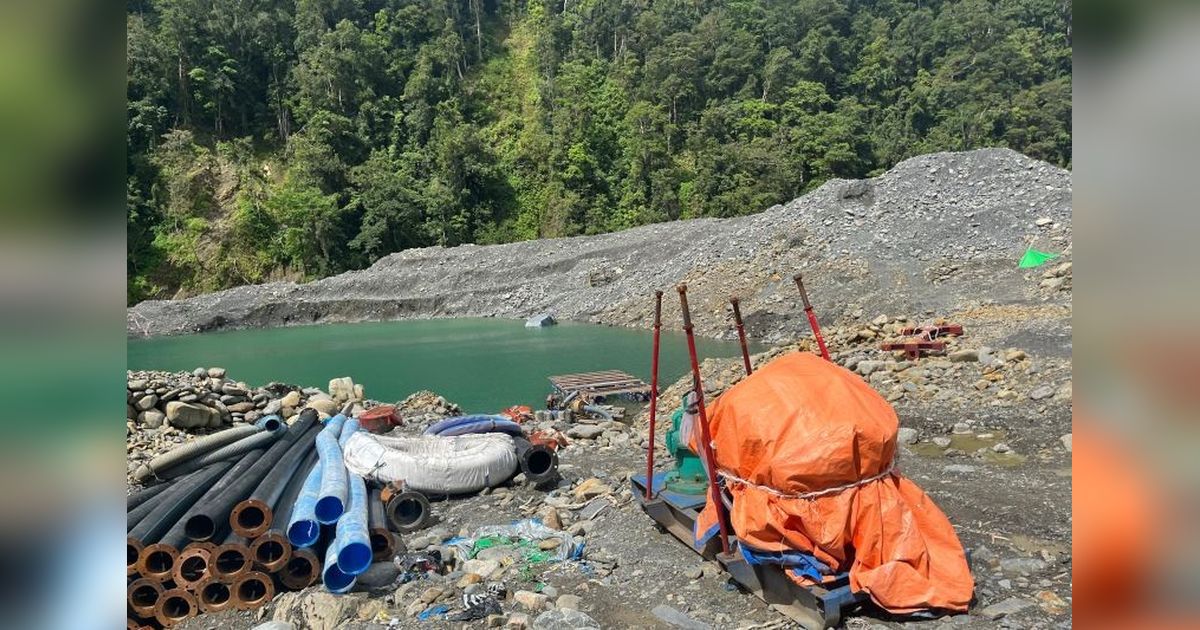 DPR Minta Tindak Tambang Emas Ilegal Manokwari, Sungai Wariori Berubah Total Jadi Kolam Lumpur!