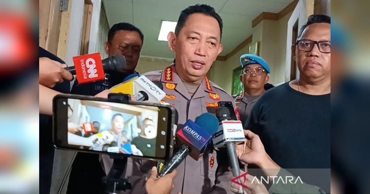 Kapolri Minta Maaf Langsung ke Keluarga Ojol Tewas Tertabrak Rantis Brimob, 7 Anggota Diperiksa!