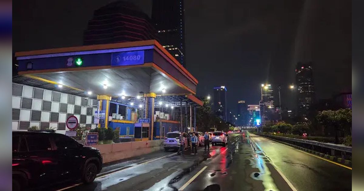 Pintu Tol Pejompongan Dibakar Massa Demo di DPR, Kondisi Petugas Dipastikan Aman