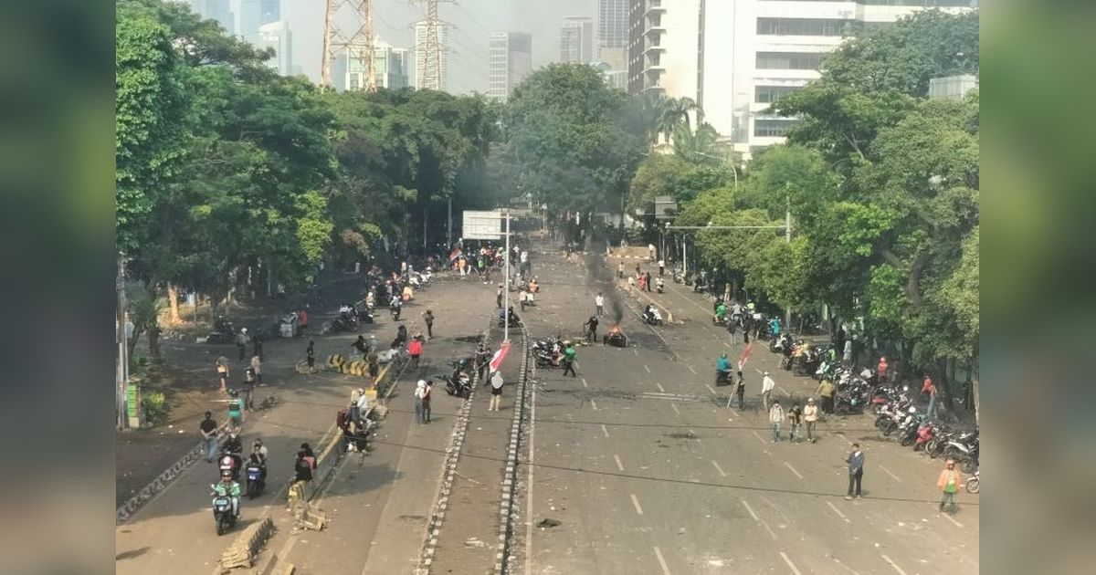Trivia Penutupan Jalan Kramat Kwitang: Bekas Bakaran dan Pengalihan Arus Imbas Aksi Demonstrasi