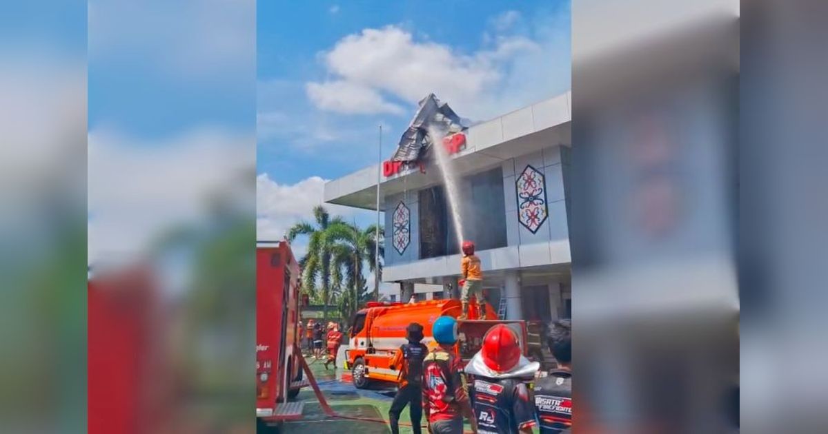 Tragedi Sabtu Siang: Kantor DPMPTSP Kalteng Terbakar Hebat, Begini Kronologinya!