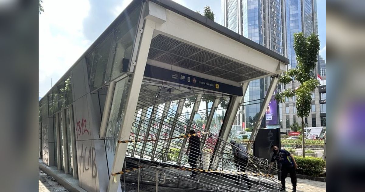Inspeksi Pascademo: Tahukah Anda, Kerusakan Halte MRT Istora Senayan Capai Tingkat Parah?