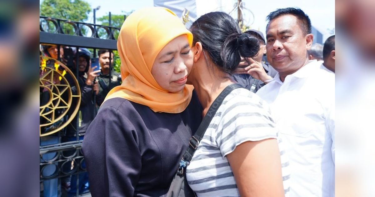 Trivia: Ajak Masuk Grahadi, Gubernur Khofifah Dengarkan Aspirasi Masyarakat Jawa Timur