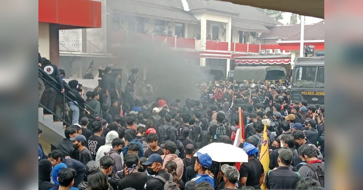 Tahukah Anda? Mahasiswa Jember Desak Pembebasan Massa Aksi yang Ditahan, Soroti Kematian Driver Ojol Affan Kurniawan