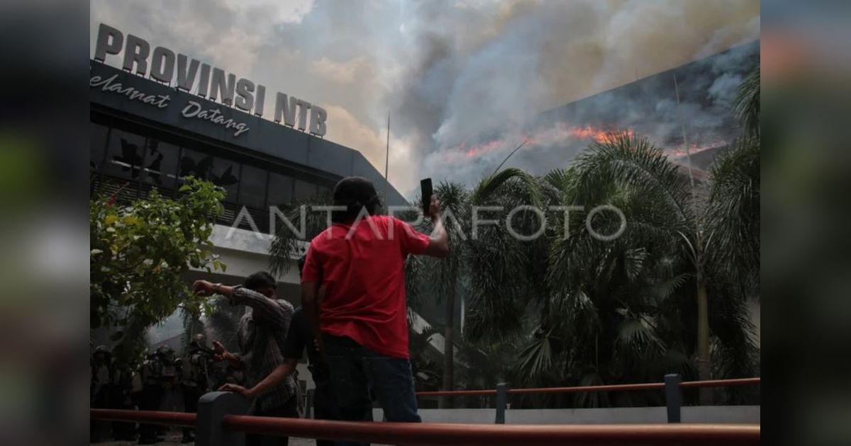 Polisi Ringkus Pengunjuk Rasa Pembakar Gedung DPRD NTB: Terkuak, Motif di Balik Aksi Anarkis!