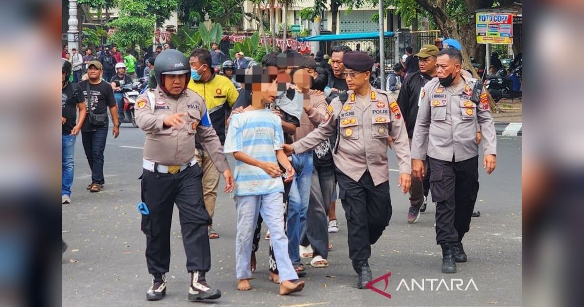 Fakta Mengejutkan: Puluhan Remaja Anarko Ditangkap Usai Penyerangan Mapolda Jateng