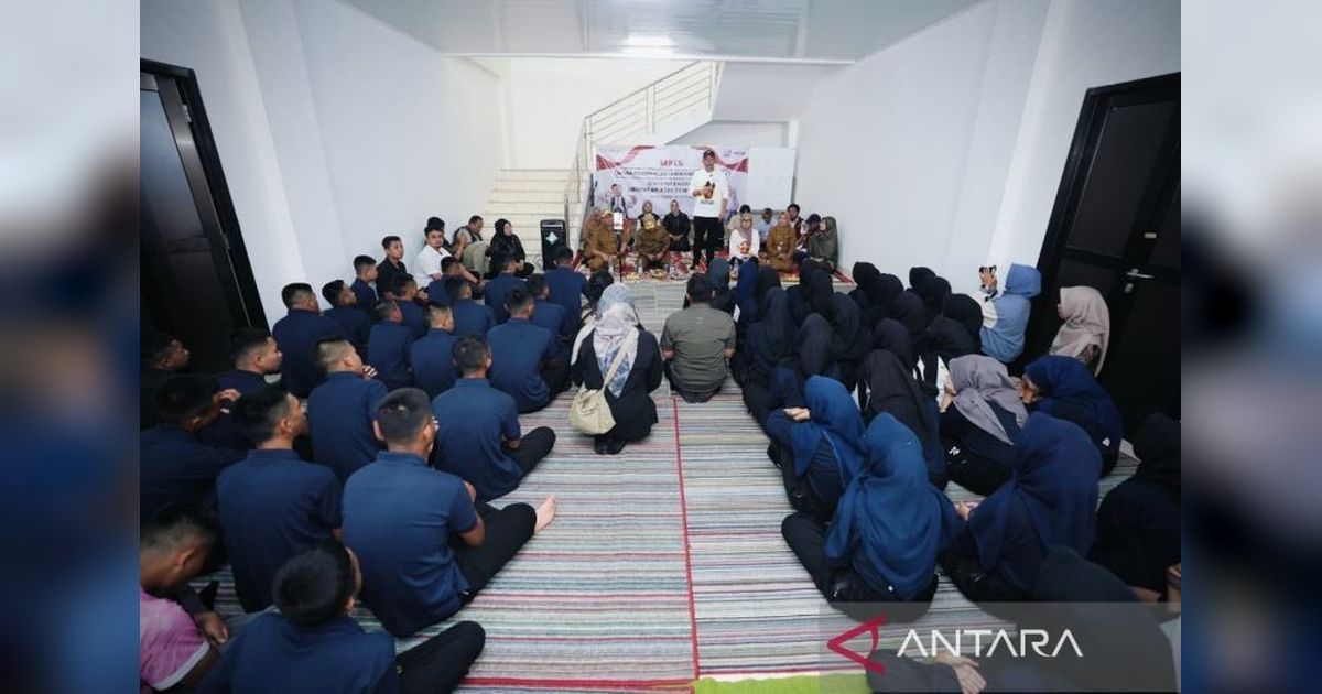 Kisah Haru di Balik Cita-cita Siswa: Wamensos Terharu Kunjungi Sekolah Rakyat Wonosobo