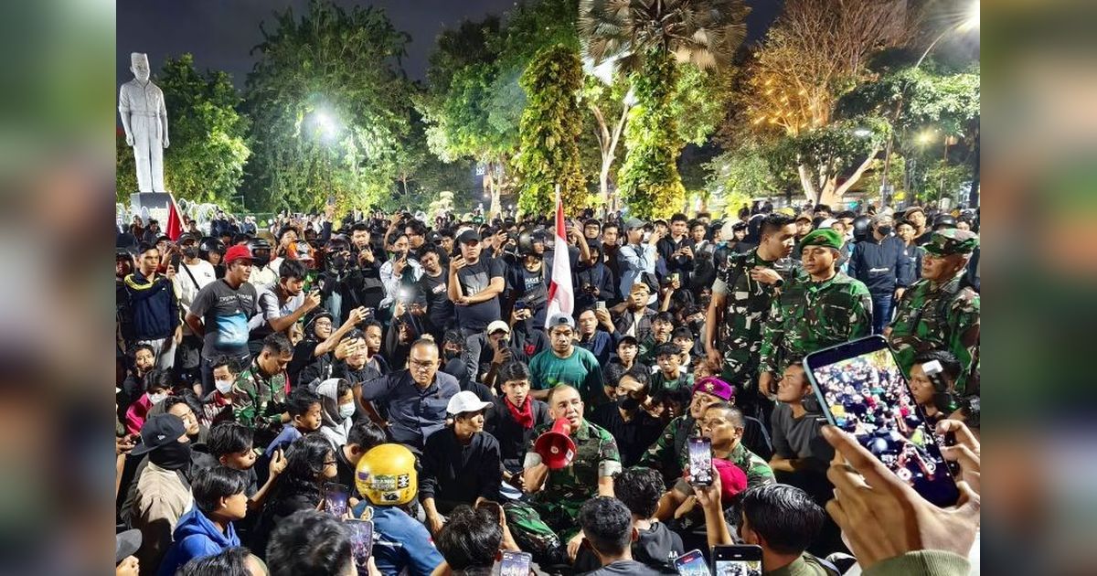 Fakta Unik Pangdam Brawijaya: Ajak Diskusi Demonstran Langsung di Jalan, Redakan Ketegangan di Surabaya