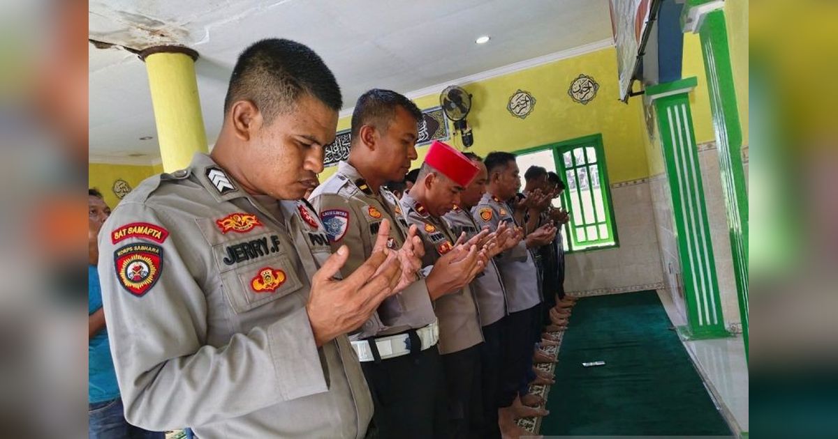 Wujud Empati, Polres Bangka Tengah Gelar Salat Gaib untuk Pengemudi Ojek Daring yang Wafat Saat Aksi di Jakarta: Sebuah Kisah Solidaritas