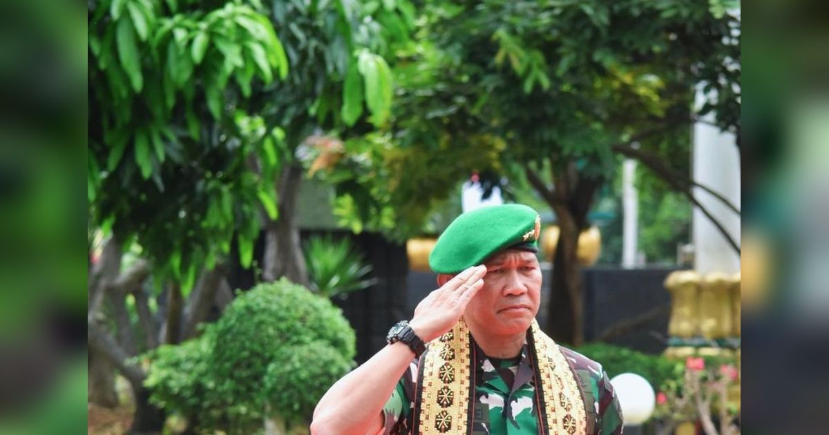 Trivia: Mayjen Kristomei Sianturi, Pangdam Radin Inten Pertama, Ajak Prajurit & PNS Bangun Kebersamaan