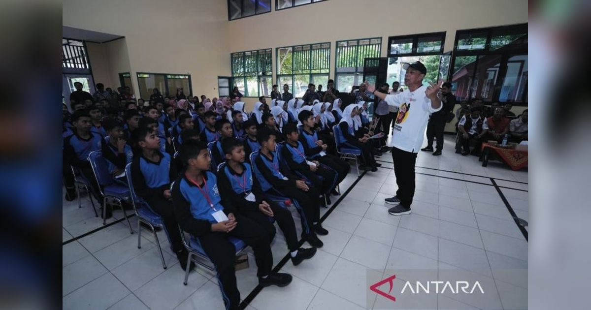 Tahukah Anda, Sekolah Rakyat Jadi Harapan Baru? Wamensos Motivasi Siswa di Banjarnegara