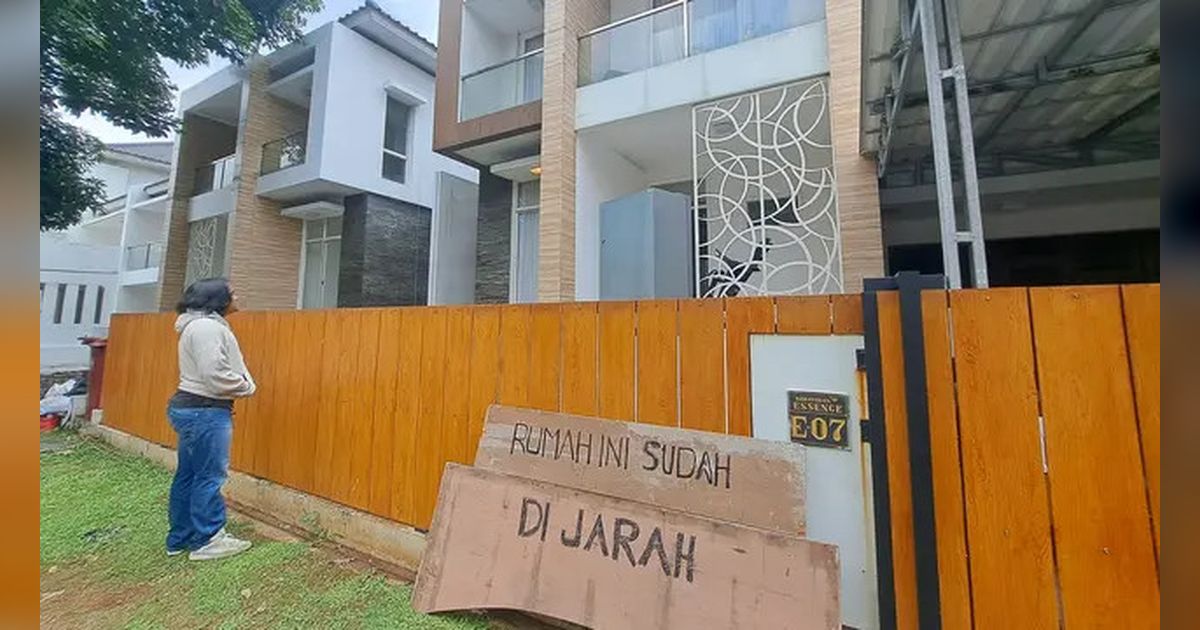 Potret Terkini Rumah Nafa Urbach Usai Dijarah, Sama Warga Ditulisi 'Rumah ini Sudah Dijarah'