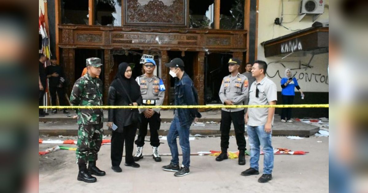 Pasca Kerusuhan DPRD, Polresta Cirebon Pastikan Situasi Kondusif: Tahukah Anda, Butuh Puluhan Personel untuk Pengamanan?