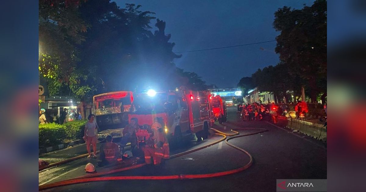 Misteri di Balik Api: Ternyata Gedung Gegana Kosong Saat Kebakaran Gedung Gegana, 60 Personel Dikerahkan