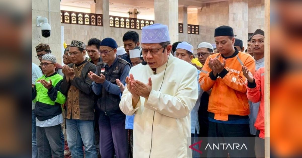 Kisah Empati: Kemenag Kalsel dan Ojol Gelar Shalat Gaib untuk Affan Kurniawan, Korban Aksi Jakarta