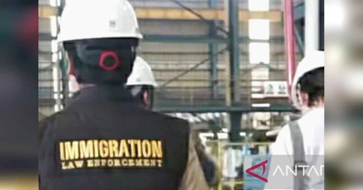 Tega! Lebih dari 10 WNA 'Nakal' di Karawang Dideportasi dan Diblacklist Imigrasi, Ini Penyebabnya