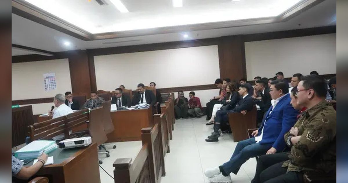 Jusuf Hamka Memberikan Keterangan di Sidang Mengenai Dugaan Ketidaksesuaian Dokumen