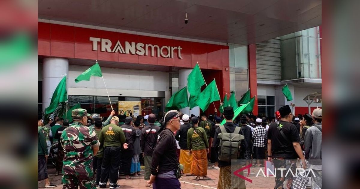 Tuntut Permohonan Maaf 7 Hari, Aliansi Santri Jember Gelar Demo Trans7 Kecam Pelecehan Pesantren