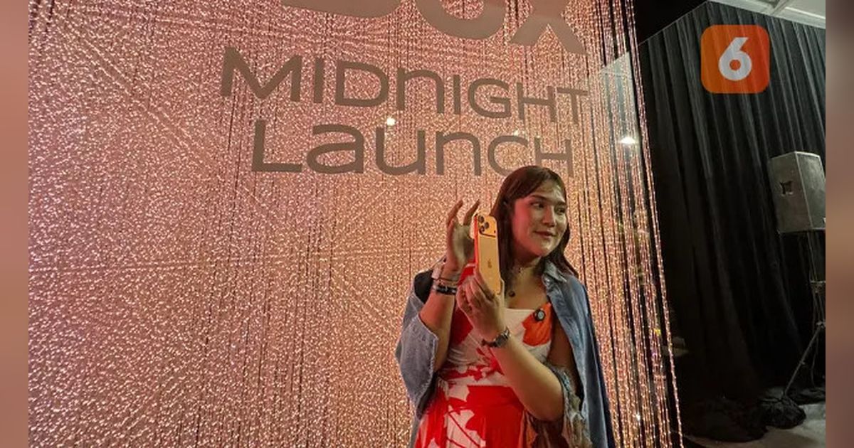 Antre Sejak Jam 3 Pagi, Pembeli Pertama iPhone 17 Pro Max Dapat Mystery Box Rp8 Juta