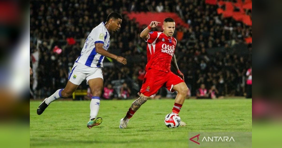 Trivia: Persib Bandung Tembus Tiga Besar Klasemen Super League Usai Hantam PSBS Biak 3-0 di Maguwoharjo!