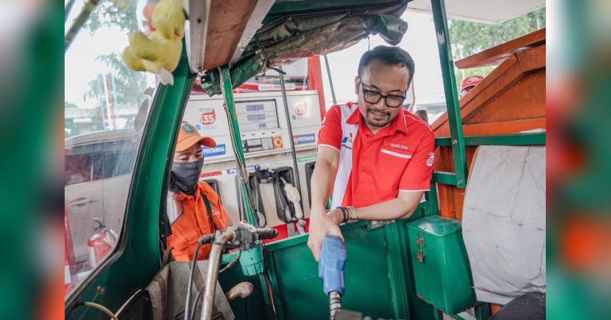 Direktur Jadi Operator! Pertamina Patra Niaga Jaga Kualitas Layanan SPBU Lewat Program Pantau SPBU