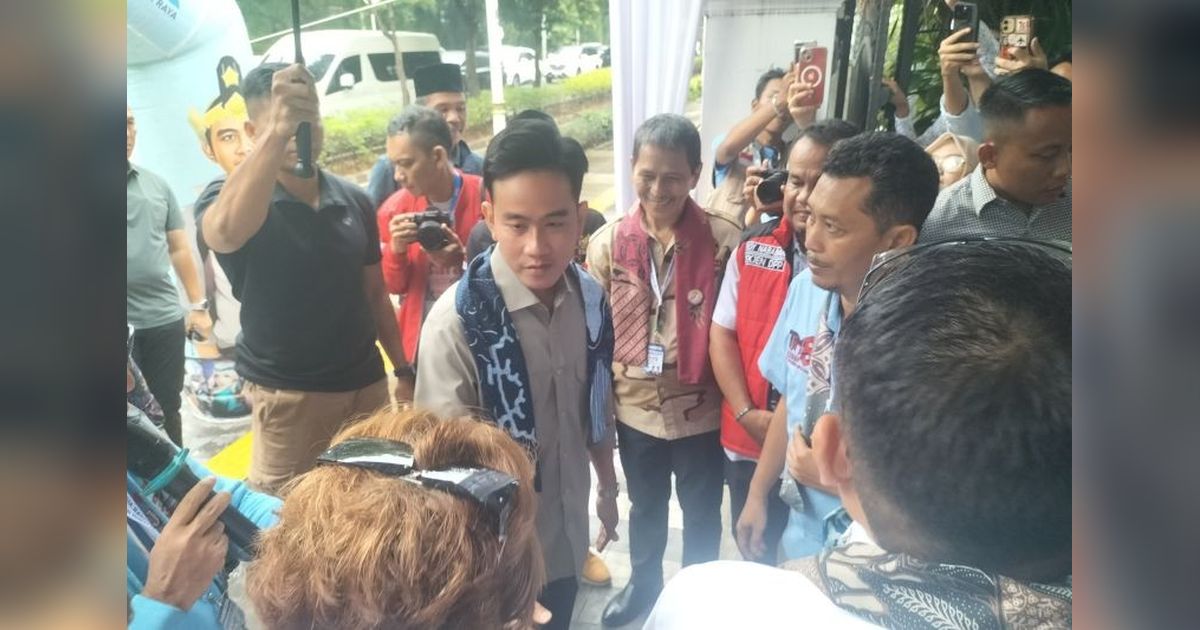 Momen Hangat! Gibran Temui Relawan Prabowo-Gibran di Jakarta Selatan, Ada Apa Saja?