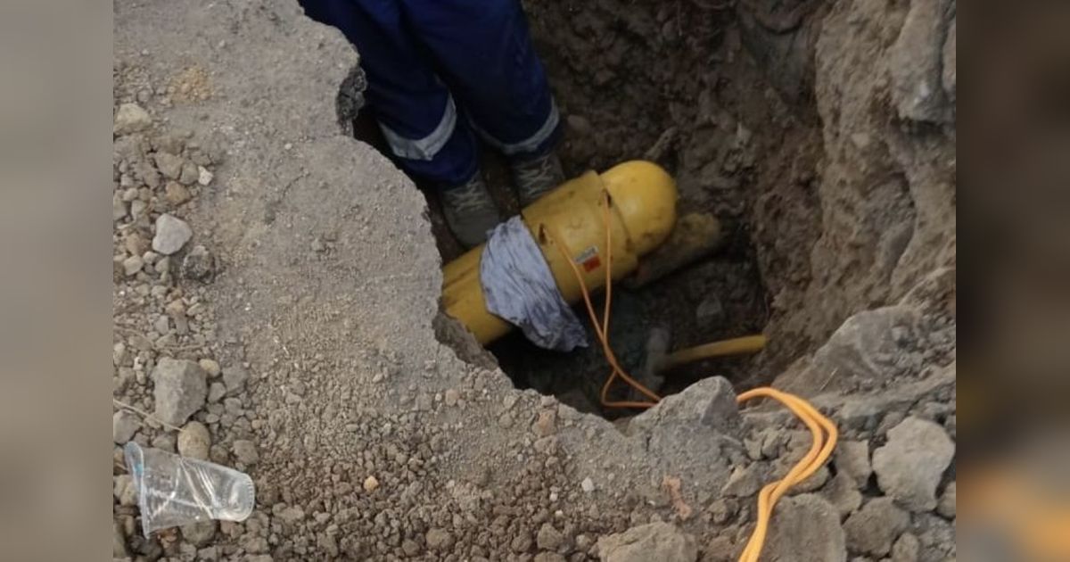 PGN Gerak Cepat Tangani Semburan Gas di Sungai Rungkut Surabaya, Pelayanan Gas Bumi Aman Terkendali