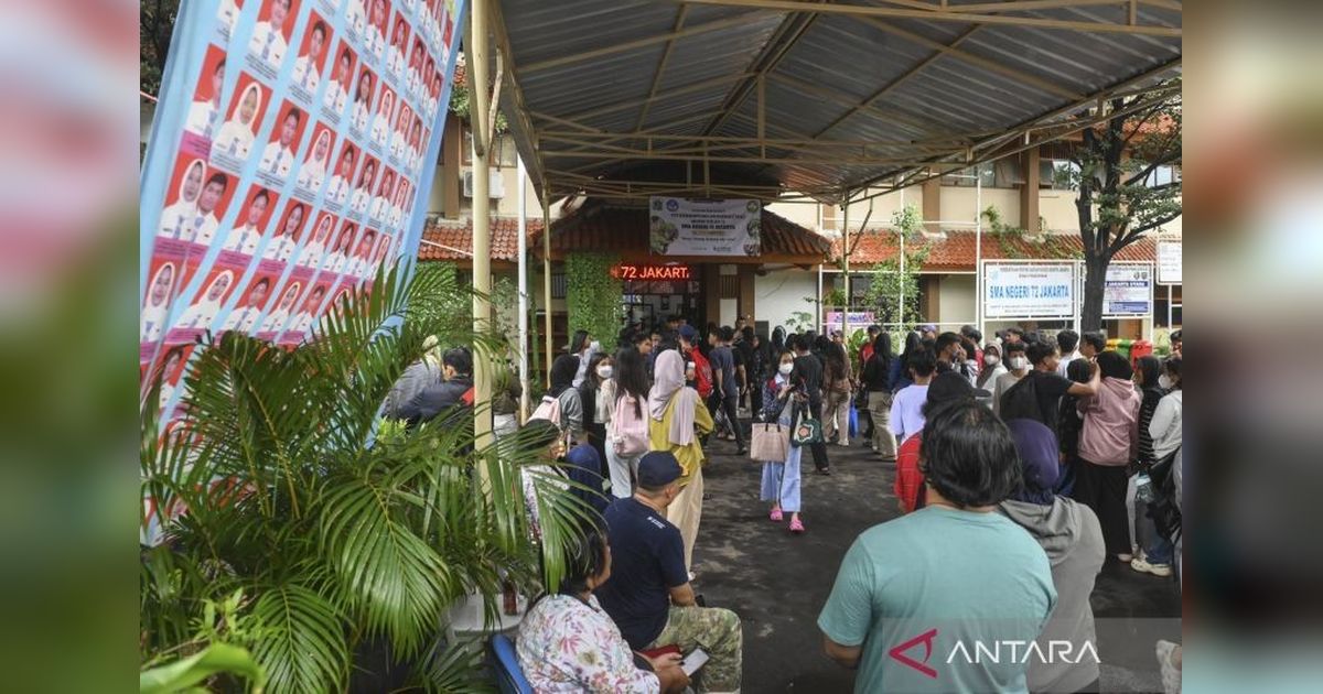 Mensos dan Gubernur DKI Berkolaborasi Beri Bantuan Penuh Korban Ledakan SMAN 72 Jakarta