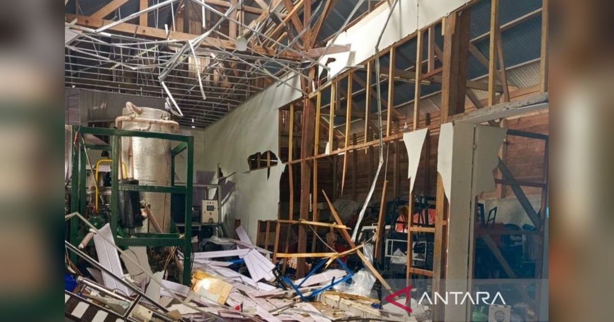Ledakan Pabrik Es Aceh Barat Lukai Dua Pekerja, Bangunan Rusak Parah