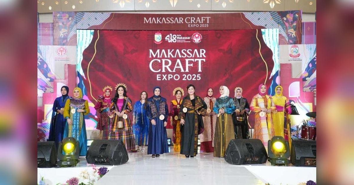 Pesona Wastra Lokal Makassar Bersinar di Lomba Fashion Show Makassar Craft Expo 2025