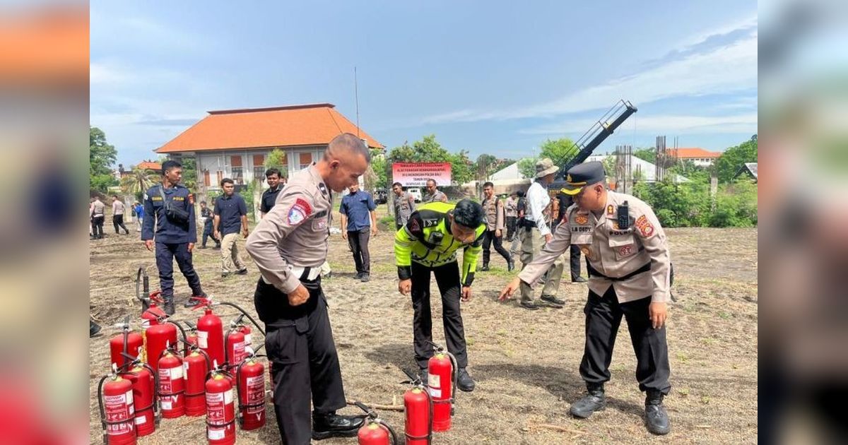 Polda Bali Tingkatkan Kesiapsiagaan Personel Melalui Pelatihan APAR: Respons Cepat Hadapi Kebakaran