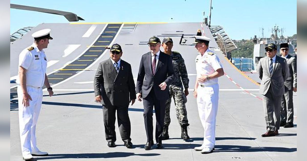 Potret Prabowo dengan Perdana Menteri Australia  di Atas Kapal Perang HMAS Canberra