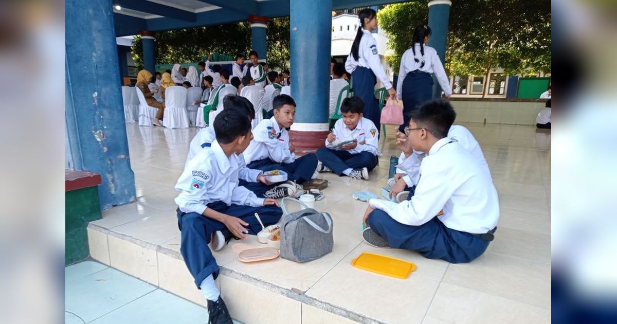 {{caption}}