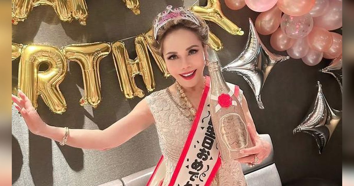 Di Usia 86 Tahun, Dewi Soekarno Tetap Awet Muda dan Cantik Memesona